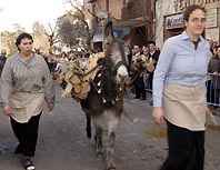 Important seguiment de la festa dels Tres Tombs als carrers de Cerdanyola