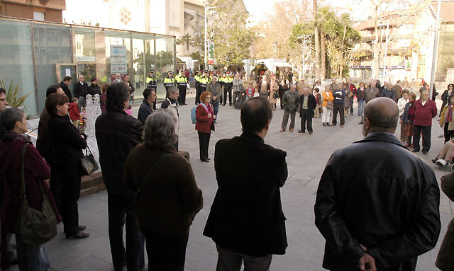 Cerdanyola torna a concentrar-se contra el Terrorisme