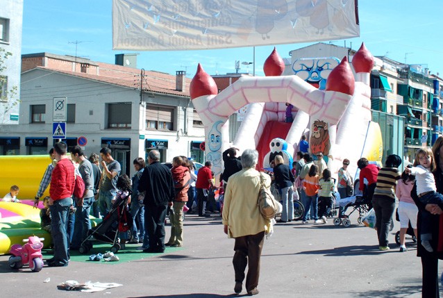 El comerç de Sant Antoni – Bonasort transforma en espai lúdic la plaça de la Constitució