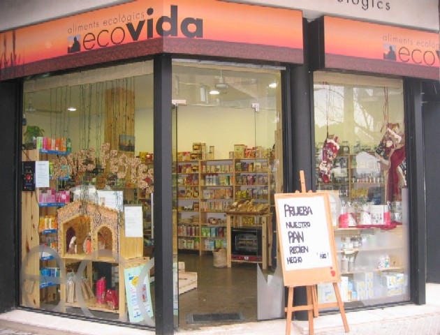 ECOVIDA guanya el premi local del concurs d’aparadors de Nadal