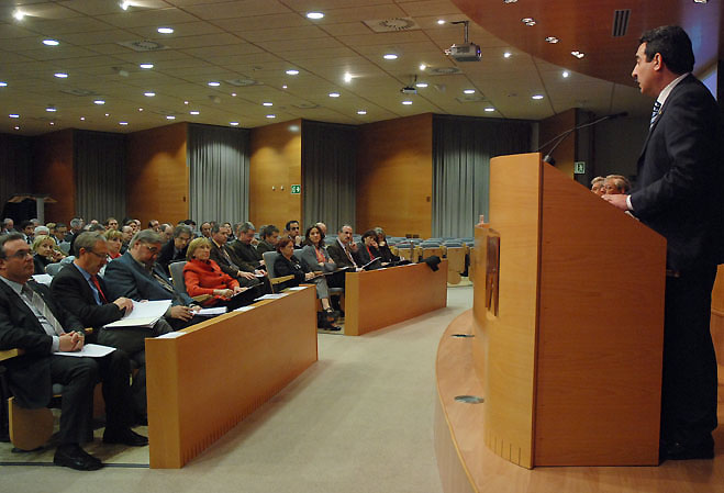 L'alcalde de Sabadell, Manuel Bustos, presideix la primera jornada de treball sobre la B30