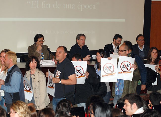 Treballadors de la UAB protesten contra les retallades