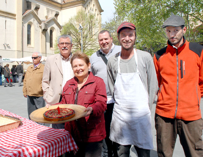 El mercat ecològic compleix un any amb la voluntat de continuar creixent