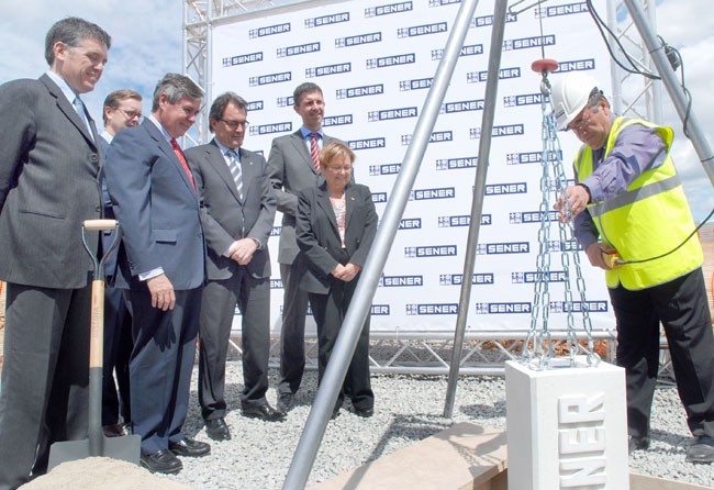 La primera pedra de Sener obre una nova etapa al Parc de l'Alba