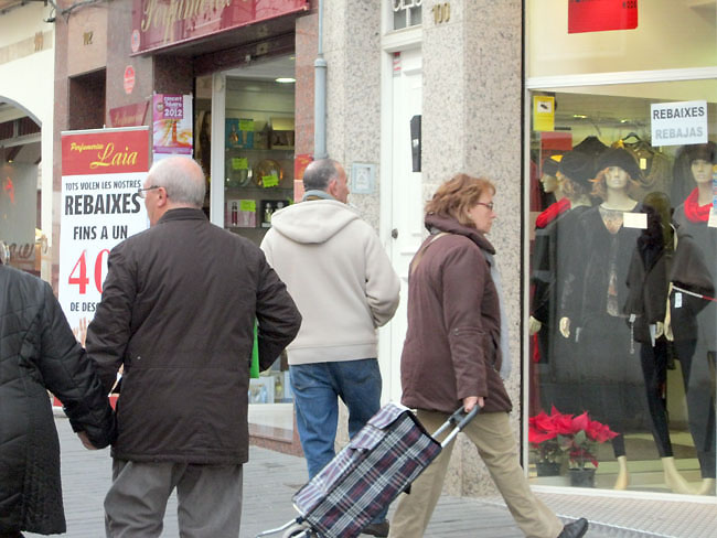 Comencen les rebaixes amb descomptes de fins al 50%