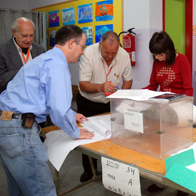 Normalitat absoluta a l’inici de la jornada electoral de les municipals a Cerdanyola