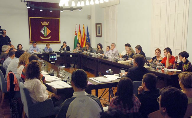 La regulació de l'oci nocturn, l'escola Ramon Fuster i Can Planas destaquen al debat plenari