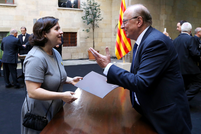 Cerdanyola lliura la moció de suport al 9N al president Mas