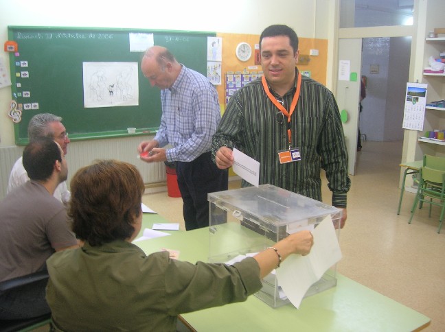 CiU viu amb il.lusió una jornada electoral en què espera que baixi l'abstenció