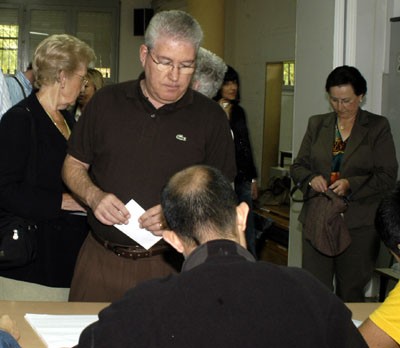 La victòria d'un PSC que baixa vots, la sorpresa de Ciutadans i la baixa participació, notes destacades de les eleccions al Parlament