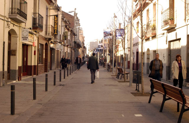 L'alcalde creu que la remodelació del carrer de Sant Ramon i de Sant Martí ha suposat un canvi espectacular de la zona