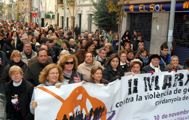 La concentració contra la violència de gènere compta amb poca assistència ciutadana