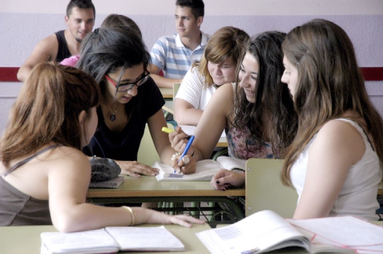 Alumnes de cinc centres educatius fan un programa d'emprenedoria