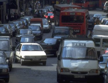 Uns 300.000 vehicles de l'Àrea Metropolitana de Barcelona marxaran de pont