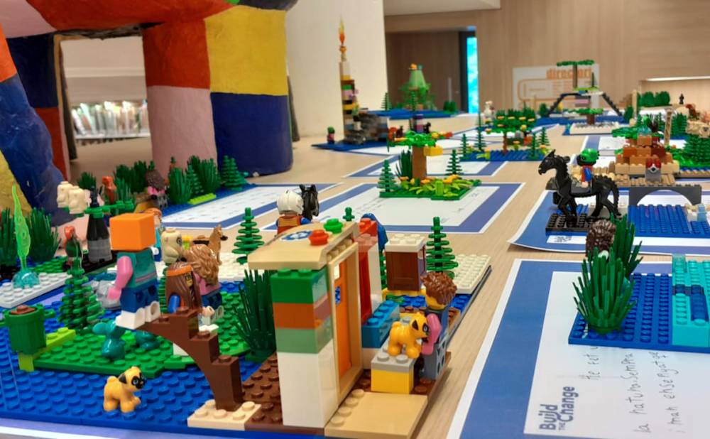 Arrenca el programa Lego Build the Change a la Biblioteca Central