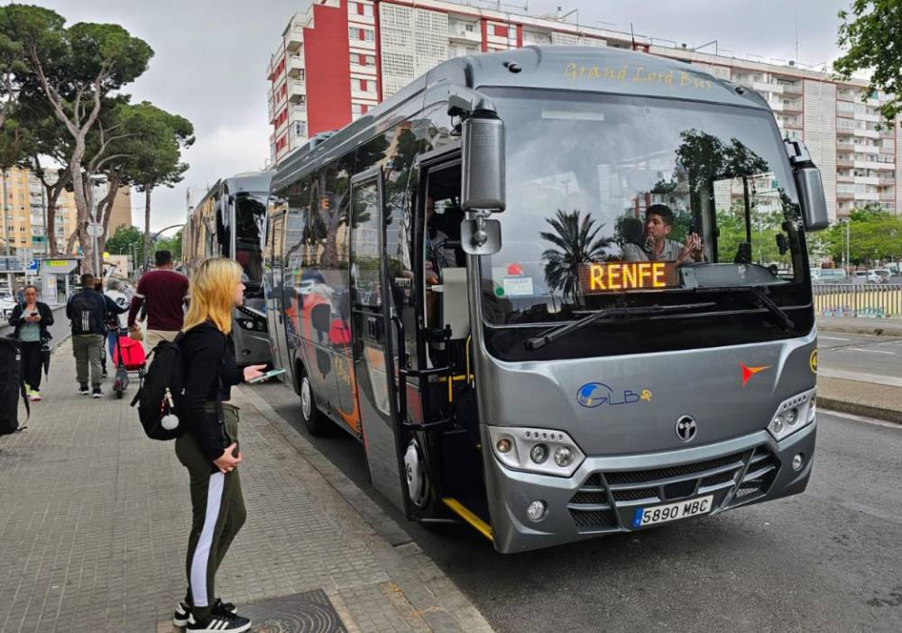 Les línies R4 i R7 continuen afectades amb cues al servei de bus mentre el ministeri presenta denúncia als jutjats de Cerdanyola