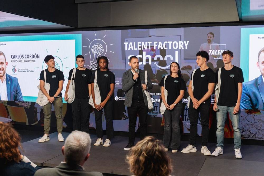 L'equip de Cerdanyola del IV Talent Factory School presenta la solució 'Tiki Bag' per reduir l'ús d'envasos de plàstic