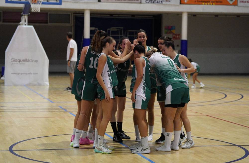 El Cerdanyola s’emporta el derbi de futbol sala i gran cap de setmana al bàsquet i l’handbol.