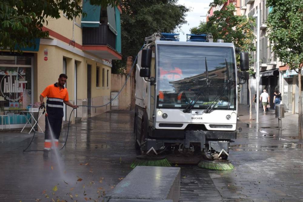 El Ple aprova la pròrroga del servei de neteja viària i recollida de residus en què el govern descarta el model de porta a porta