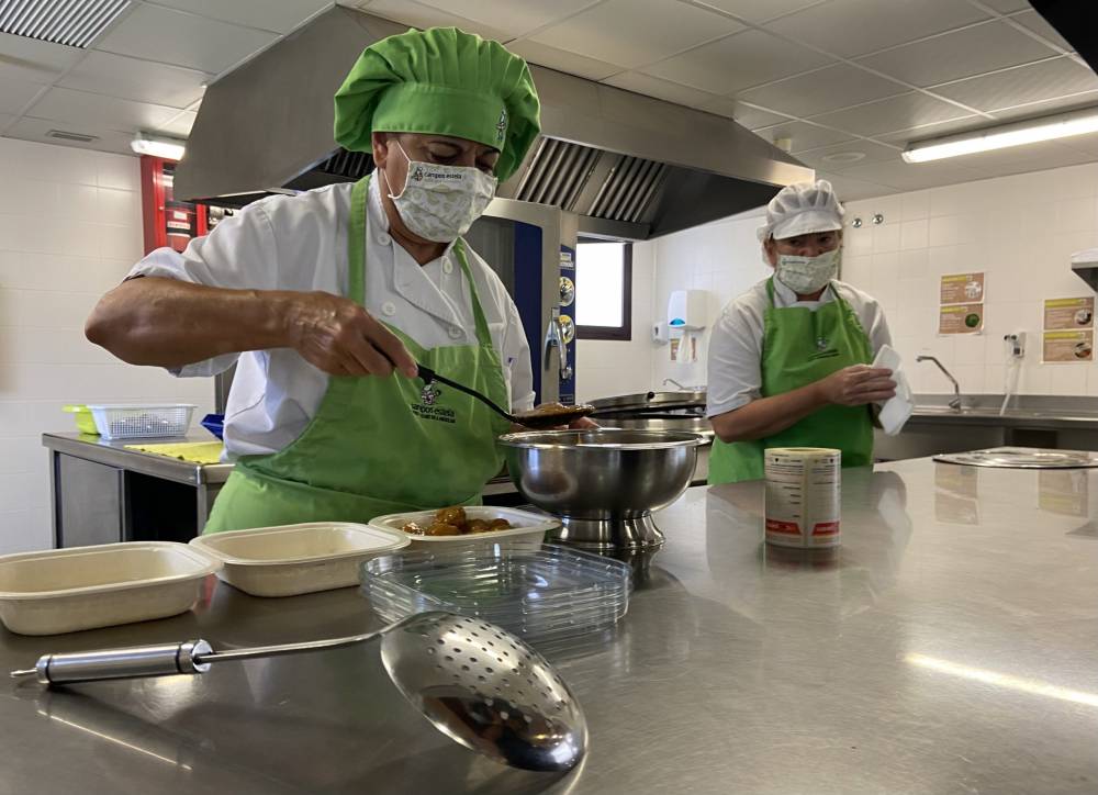 La UAB es suma al projecte de reaprofitament alimentari comarcal 'Recooperem cuina per compartir'