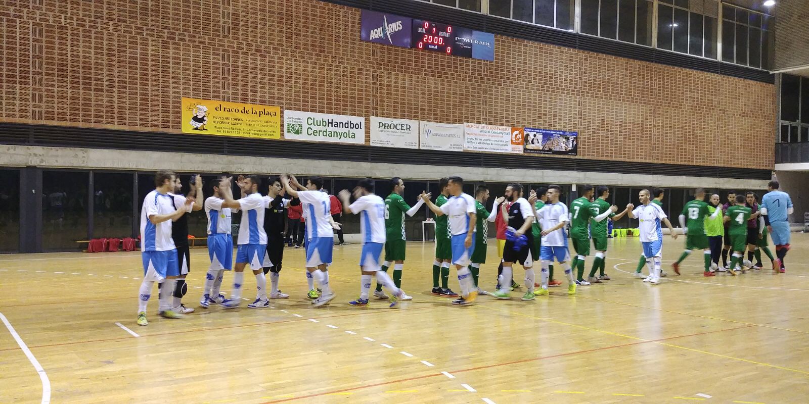 Ensopegada del futsal Cerdanyola en el show de la llegenda Salgado