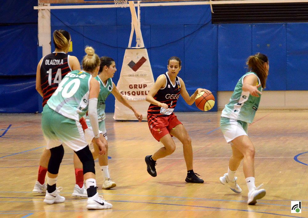 Els errors no forçats i 12 triples trenquen la ratxa del femení a Cornellà