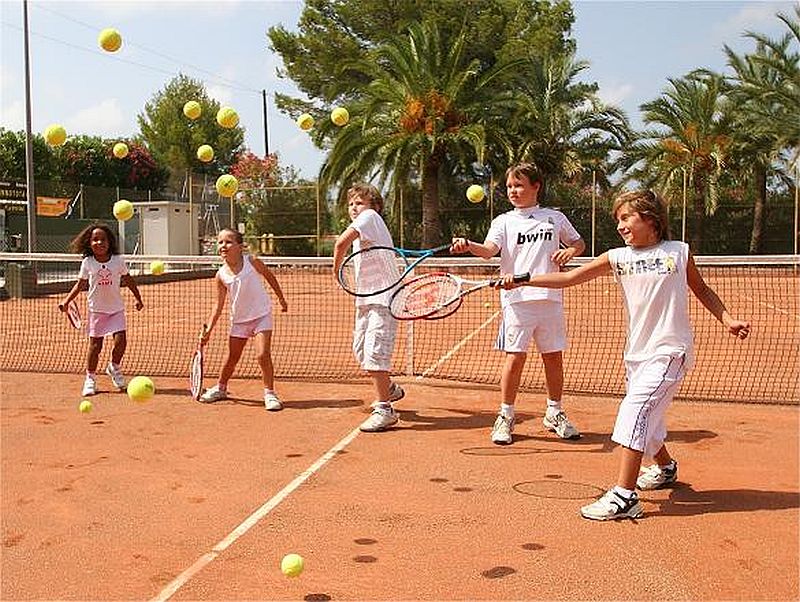 Campus de Setmana Santa organitzat pel Club Tenis Cerdanyola