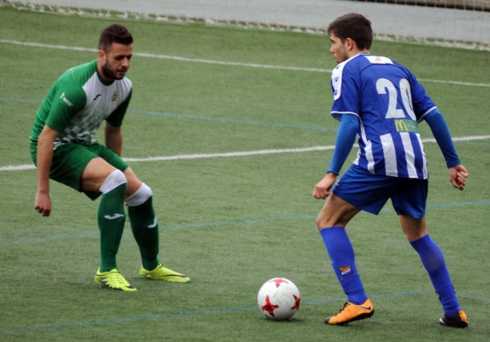 El líder, Espanyol B, espera a un equip en ratxa, el Cerdanyola FC