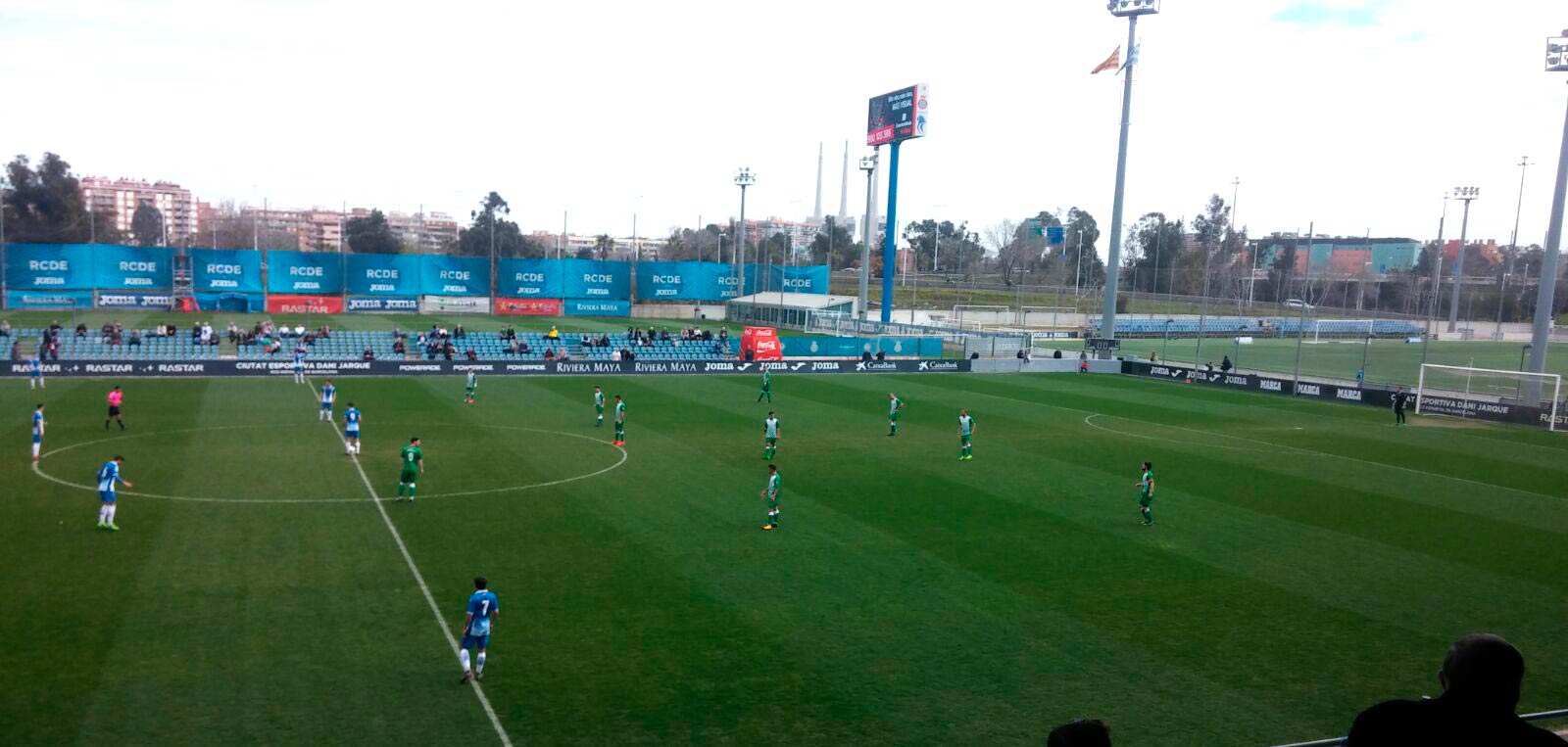 El Cerdanyola FC  cau 3 a 0 davant l'Espanyol b i trenca la ratxa de partits sense perdre