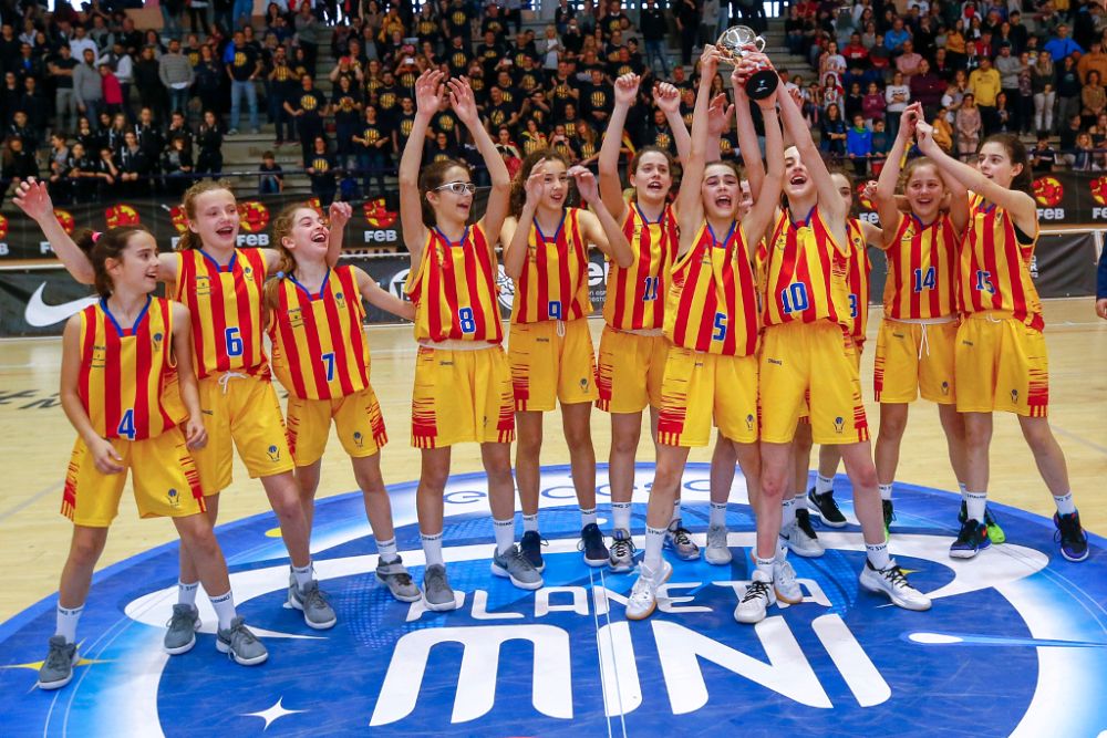 Laura Moral i Miriam Vilafranca guanyen la medalla d'argent amb la selecció catalana