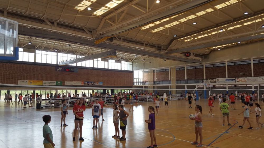 Trobada de voleibol al Parc Esportiu Municipal de Guiera