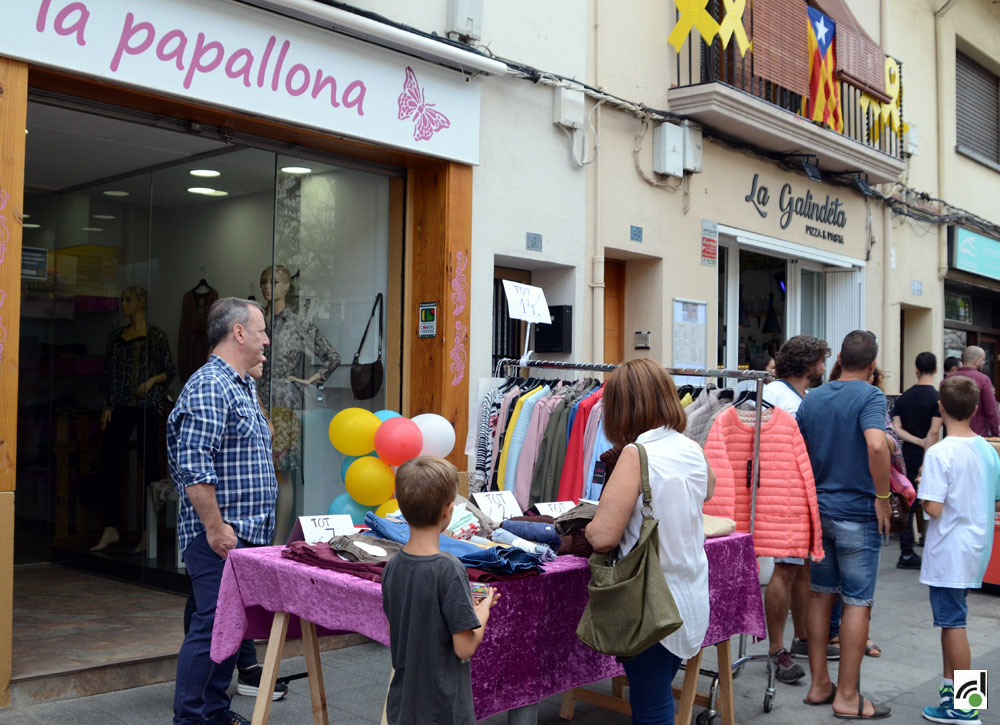 El comerç local es mostra viu al carrer