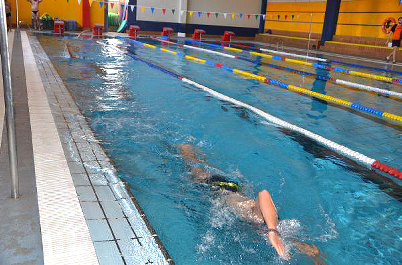 El 22 de desembre es tancarà la piscina del CEM Xarau per resoldre uns consums excessius d'aigua