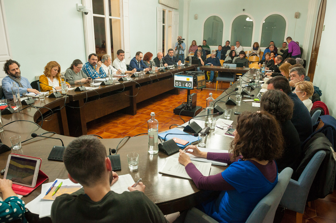 L’Escoleta, l’oncologia pediàtrica i el debat nacional centren les mocions