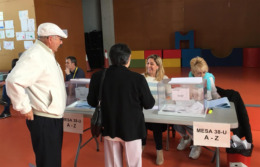 Municipals CDV. Normalitat en l'inici de la jornada electoral