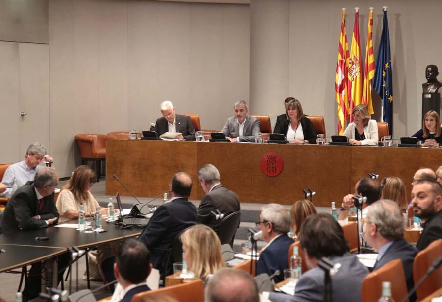 Aprovat el govern de PSC i Junts a la Diputació