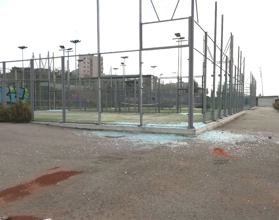 Llum verda a la reparació de les pistes de tennis del carrer de Riu Sec