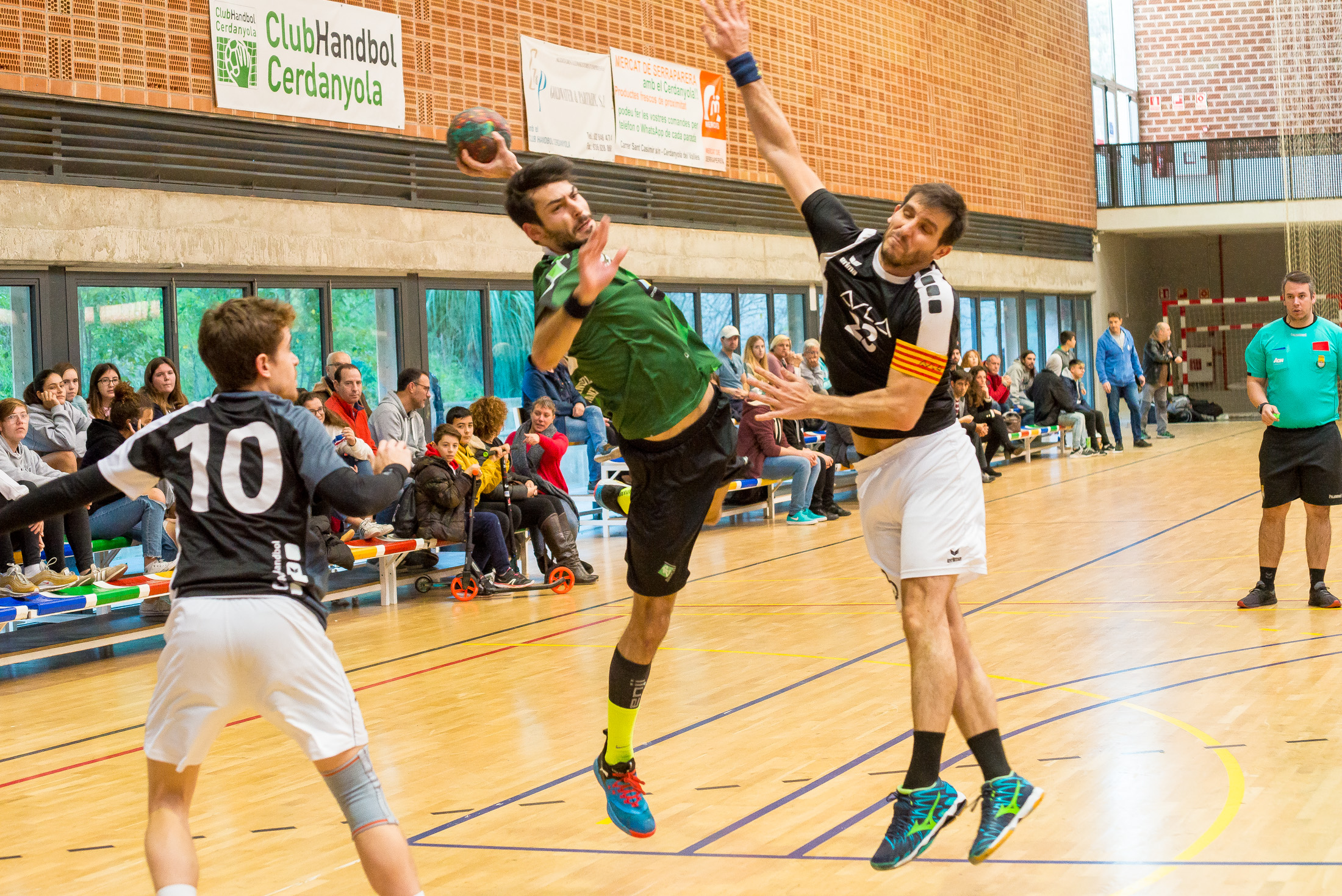 L'Handbol Cerdanyola perd per només un gol a la pista de l'Egara