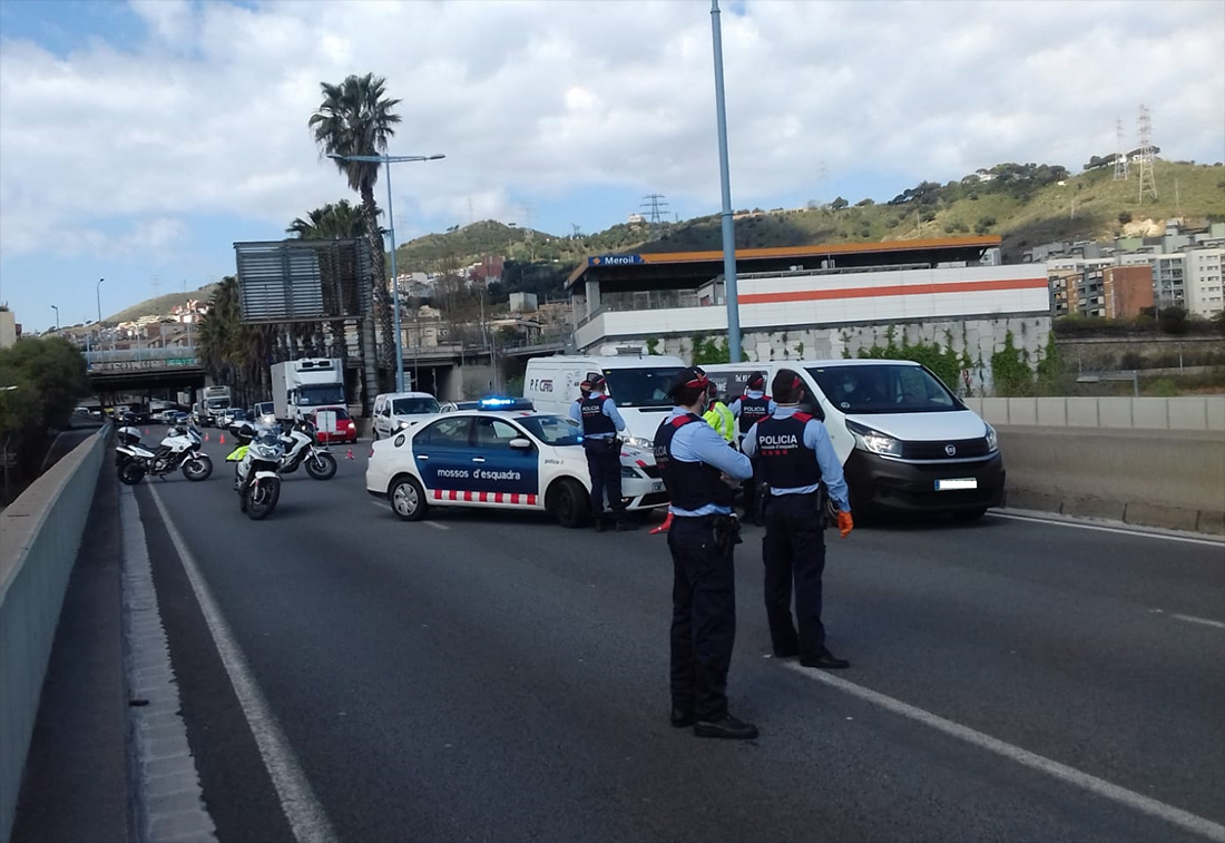 Dispositiu especial dels Mossos per evitar els desplaçaments en el Pont del 1r de Maig