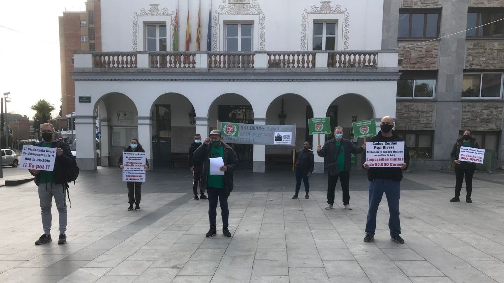 La PAH exigeix a l'Ajuntament que posi les sancions que contempla la Llei 24/2015 als grans tenidors que incompleixen l’obligació d’oferir lloguer social