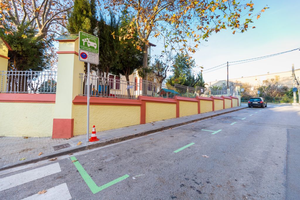 El trimestre escolar s’inicia amb la posada en marxa dels espais Petó i Adéu