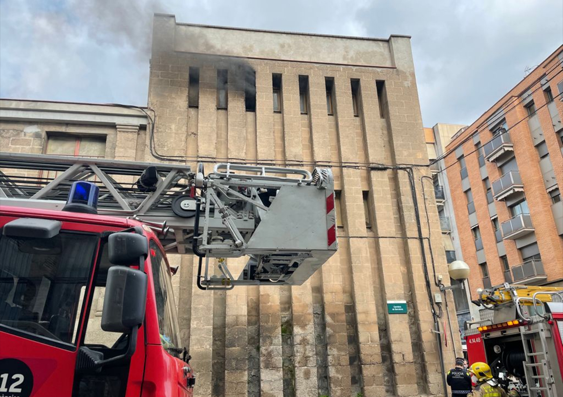 L'incendi d'un quadre elèctric d'una nau obliga a tallar la N150