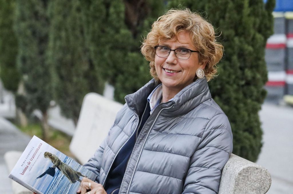 Núria Esponellà presenta Ànima de tramuntana al Cafè amb lletres de maig