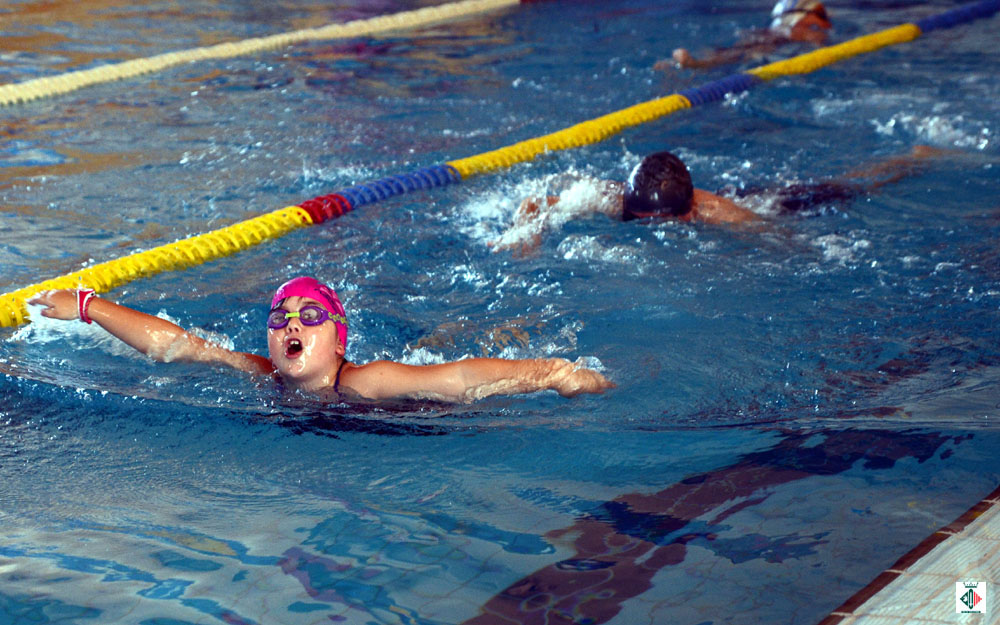 Quatre piscines de Cerdanyola es mullaran aquest cap de setmana per l'esclerosi múltiple