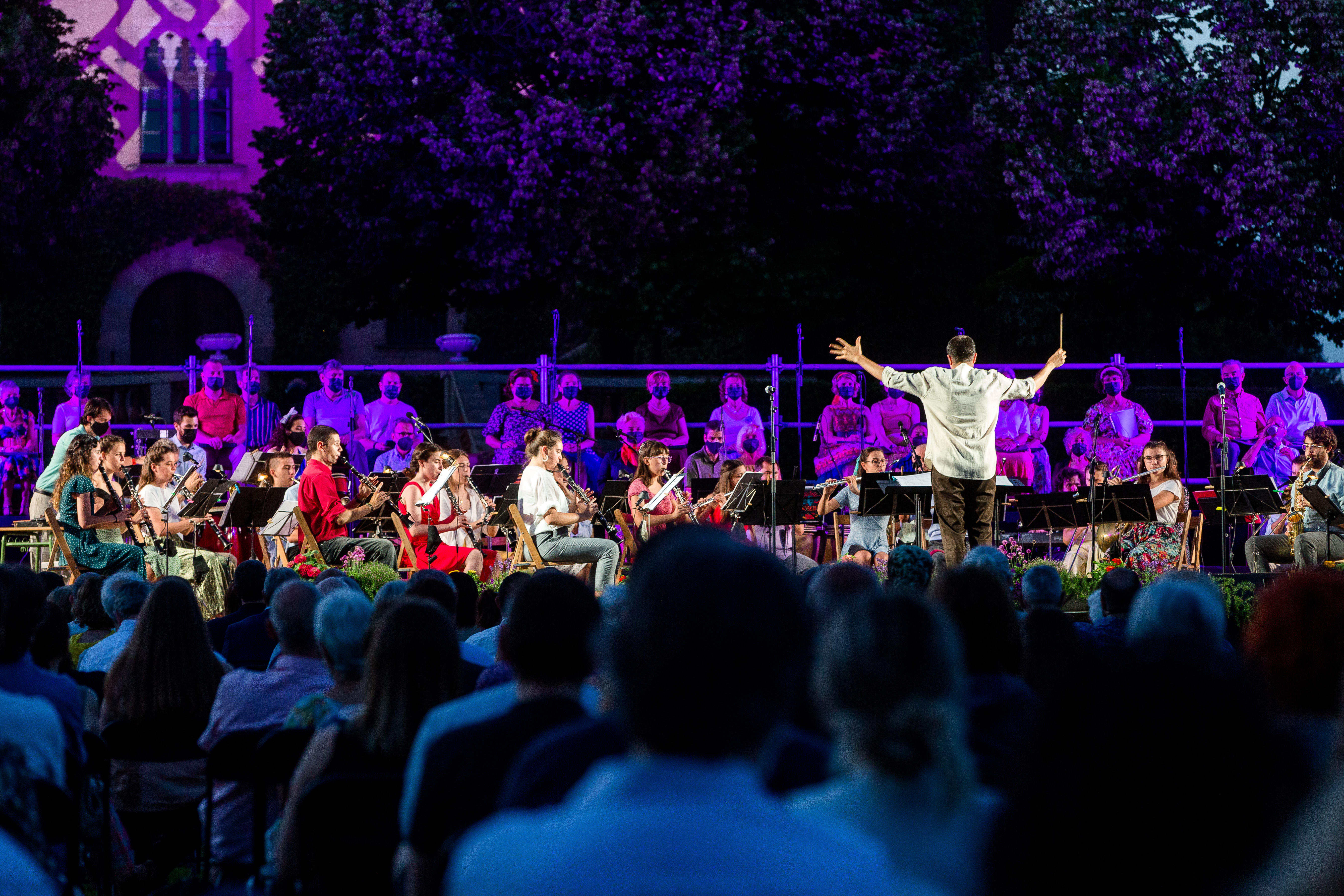 L'Agrupació Musical converteix el Castell en Broadway i reitera la germanor amb el seu públic