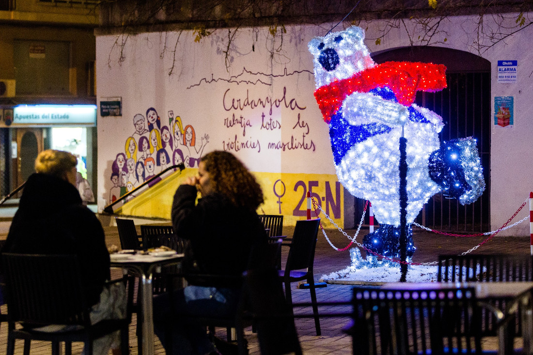 Incívics ataquen ninots de la decoració nadalenca